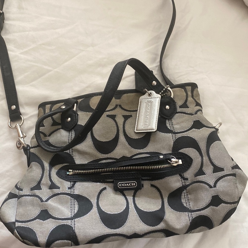 Coach bag. Long straps.